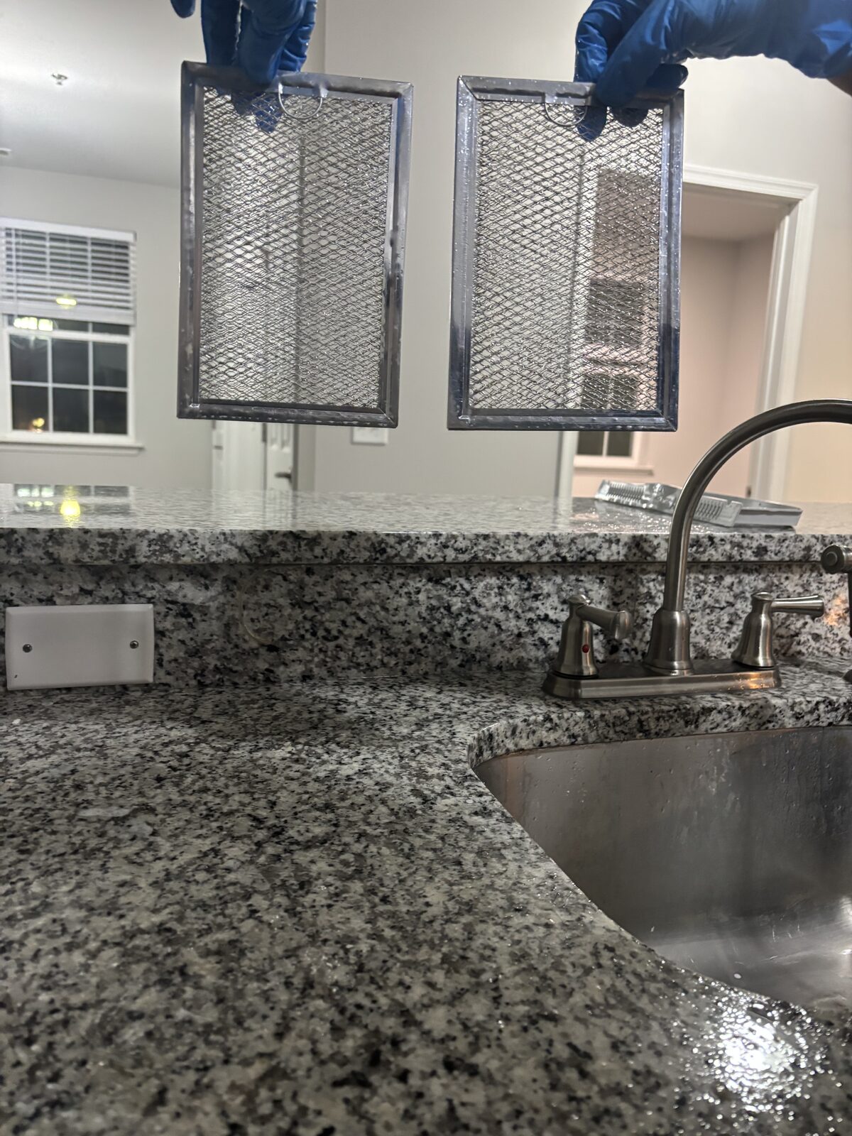 Range hood filter detail